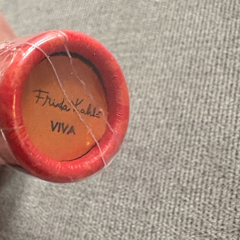NEW [Frida Kahlo] Designer Icon Lipstick in Viva, Made in Mexico - Picture 5 of 6